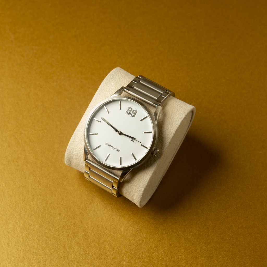 Elevate Your Style with the White Nine Quartz Watch